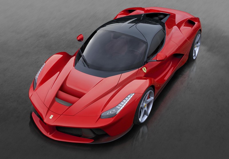 LaFerrari se skly z Hořovic